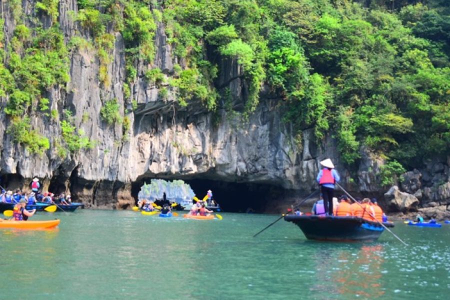 EXPLORE VIETNAM IN 8 DAYS 7 NIGHTS